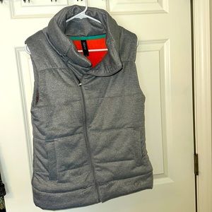 Saavi grey zip up vest